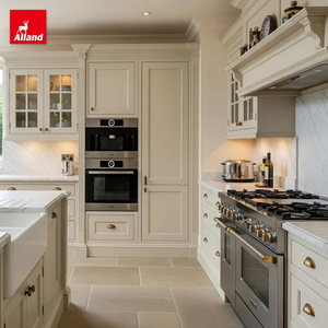 Gabinetes de Cocina Allandcabinet Estilo Clásico Británico, Madera Pintada en Color Marfil Suave, con Marco de Madera y Fregadero Belfast - Product Image 1