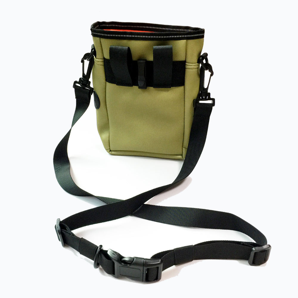 สีดำสีกากี