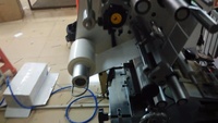 Mesin Pembuat Baterai Lithium Ion untuk Label Stiker Baterai Mesin Pelabelan Baterai Otomatis