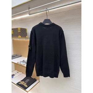 Pull en laine tricoté noir pierre surdimensionné et décontracté de qualité supérieure avec logo sur le bras pour homme - Product Image 2