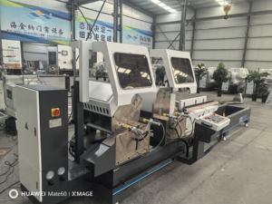 เลื่อยตัดซีเอ็นซีแบบสองหัวรุ่นใหม่ปี 2026 ของโรงงานฮิเซนะ สำหรับตัดโปรไฟล์ประตูและหน้าต่างอลูมิเนียม ความแม่นยำสูง 380V 6.8kW - Product Image 2