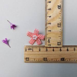 Venta al por mayor de lazos de cinta de grogrén de nailon preatados diseño de flores de lazo elástico para embalaje de regalo y accesorios de ropa interior - Product Image 5