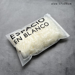 Bolsas de Plástico Esmerilado con Cierre y Impresión en Negro - Empaque Personalizado para Pequeñas Empresas - Product Image 6