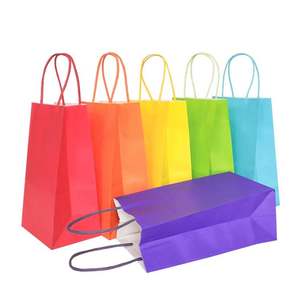 Sac cadeau en papier kraft couleur KM avec poignée torsadée - Product Image 2