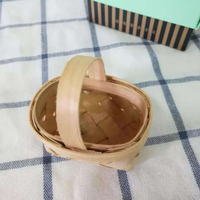 Panier en bambou tissé miniature Wanuocraft avec poignée pour bonbons, chocolats, emballages cadeaux et décorations de fête