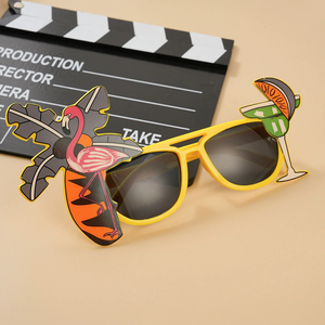 Occhiali da Sole per Feste in Spiaggia Tropicale, 10 Stili con Fenicotteri e Cocktail, Accessori Divertenti per Foto Estive in Piscina e Vacanze - Product Image 3