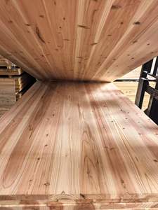 <span class=keywords><strong>Planche</strong></span> de <span class=keywords><strong>bois</strong></span> de <span class=keywords><strong>sapin</strong></span> de qualité supérieure, brute, lisse et planée, pour la production de placards et de saunas - Product Image 1
