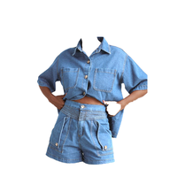 Ensemble élégant en jean délavé vintage de haute qualité pour femme : chemisier boutonné et short décontracté à col rond au-dessus du genou