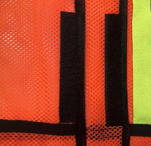 เสื้อกั๊กนิรภัยแบบตาข่ายสะท้อนแสงสูงสำหรับงานก่อสร้าง พร้อมโลโก้ ขายส่งเสื้อผ้า - Product Image 4