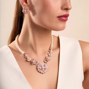 高級18K金メッキフラワーデザインチョーカーネックレスジルコン付き人工真珠ビーズ女性用ギフト - Product Image 2