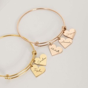 Pulsera con colgante de nombre de corazón ajustable personalizada, brazalete para madre con nombres de niños, regalo conmemorativo