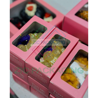 Op maat gemaakte roze bakkerijdoos met transparant venster, logo en vouwtype voor sushi en fruit-taartverpakkingen, voedselveilige papieren verpakking