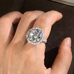 Anello con Design a Otto Cuori e Frecce, Stile Classico per Donne - Product Image 4