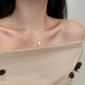 สร้อยคอพร้อมจี้ประดับเพชรคิวบิกเซอร์โคเนีย 5A รุ่น Dylam Timeless Fine Jewelry ทำจากเงินแท้ 925 ชุบโรเดียม สำหรับผู้หญิง - Product Image 6