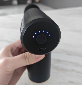 温冷マッサージガン、温熱療法による痛み緩和、筋肉リラックス - 電動筋膜ガン、ブラシレスモーター、充電式、4つのヘッド付き - Product Image 6