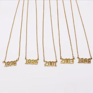 Colliers pendentifs personnalisés en gros, bijoux de mode, plaqués or 18 carats, en acier inoxydable, avec gravure de lettres, pour femmes et hommes - Product Image 3