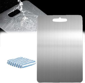 Planche à découper en titane pur, écologique, ultra-légère, double face, design classique, emballée, portable, qualité alimentaire - Product Image 1