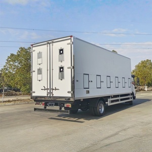 Camión de Transporte de Pollitos de un Día de Edad Isuzu |   Capacidad para 35,000 Pollitos Bebés |   Transportador de Aves con Control Climático - Product Image 5