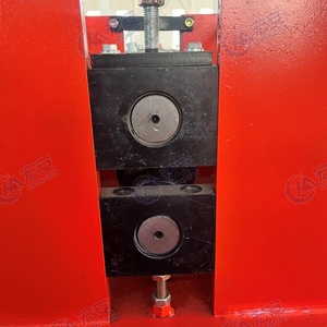 เครื่องเชื่อมโครงประตูสแตนเลสอัตโนมัติแบบกำหนดเองที่ไม่ได้มาตรฐาน พร้อม PLC และลูกปืน/มอเตอร์ - Product Image 4