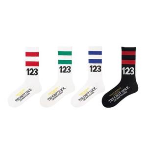 Chaussettes de sport Pilates en coton, élasthanne et polyester, nouvelle collection, style urbain, confortables et respirantes, pour hommes, femmes et jeunes. - Product Image 5