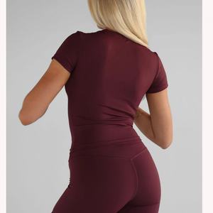 Haut court pour femme en nylon/spandex à séchage rapide, vêtement de yoga avec col rond et manches courtes, coupe ajustée, imprimé, style décontracté, vente en gros - Product Image 5