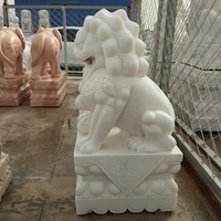 Statue de Foo Dog, statue de lion orientale traditionnelle, sculptée à la main, en marbre blanc, statues de Foo Dog en vente