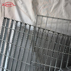 Rejilla Industrial Dentada de Acero al Carbono Perforada, Resistente al Fuego y al Agua, Tamaños Personalizados para Pasarelas y Plataformas - Product Image 4