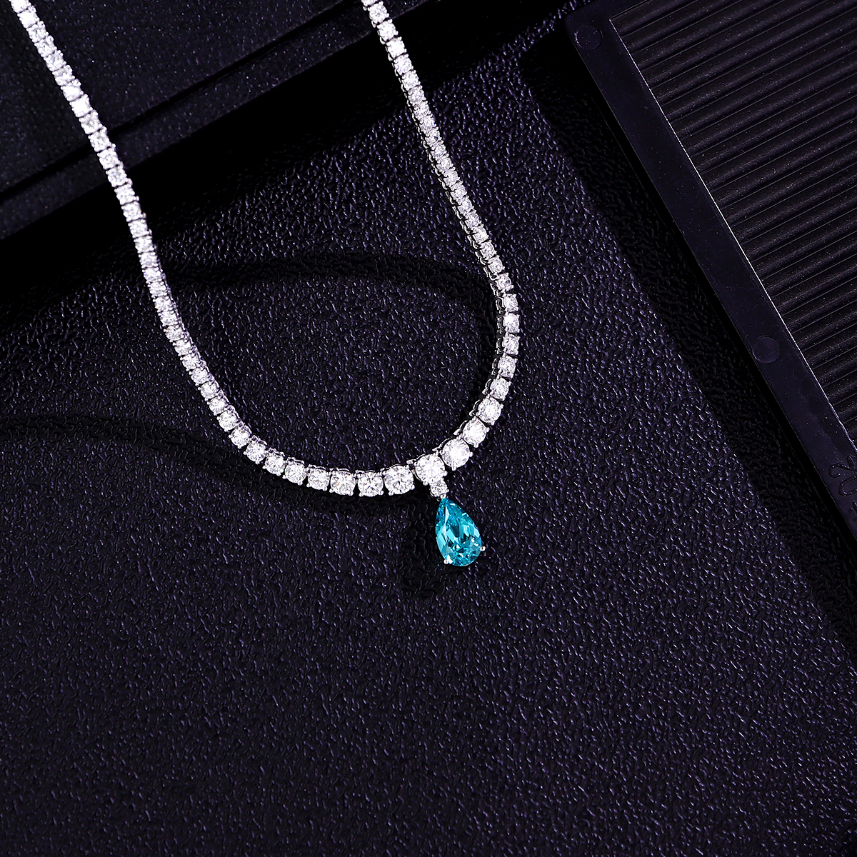 Collar de oro macizo de 10 quilates con diamantes de laboratorio