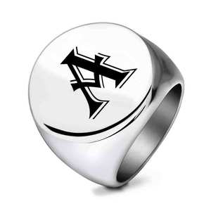 Bague en acier inoxydable de 22 mm, ronde, avec lettre A gravée au laser, bijoux pour homme à porter au quotidien - Product Image 1