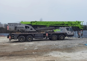 <b>Top</b> Chinese Brand 50 Ton Used Heavy Duty Mobile Crane for ZOOMLION 100 Ton Rated <b>Loading</b> Capacity Hangfa Gearbox Pump Motor - Product Image 5