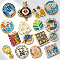 Badge personnalisé en alliage de zinc, style artistique mignon, finition peinture au four, pour musée, boutique, objet de collection, art, marchandise, cadeau