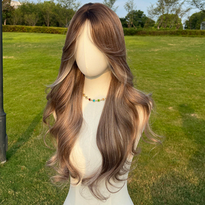 2026 Perruque Femme Haute Qualité Gros Gris Clair Longueur Moyenne Fibres Synthétiques Couleurs Mélangées Résistance Haute Température SM382 - Product Image 2