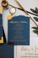 Invitations en papier bleu marine de conception de luxe de nouveautés avec des cartes d'invitation de mariage de papier fait main de bricolage de feuille d'or