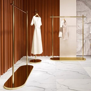 Sang Trọng Cửa Hàng May Mặc Phụ Kiện Tùy Chỉnh Kim Loại Treo Quần Áo Hiển Thị Kệ Vàng Hiển Thị Đứng Quần Áo Giá Cho Cửa Hàng Cửa Hàng Cửa Hàng - Product Image 4