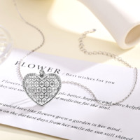 Collier de luxe en argent sterling 925 avec pendentif cœur nid d'abeille incrusté de moissanite de 1,5 mm, cadeau pour la Saint-Valentin pour femmes