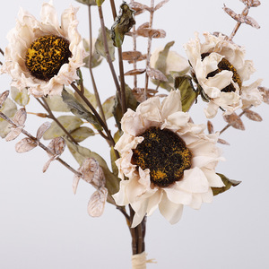 ช่อดอกทานตะวันและยูคาลิปตัสประดิษฐ์ Qihao ขนาด 59 ซม. ดอกไม้พลาสติกผ้าไหมสำหรับตกแต่งบ้าน งานแต่งงานในฤดูใบไม้ร่วง - Product Image 3