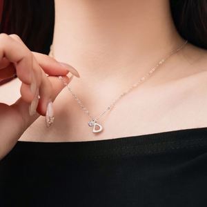 Collar con Colgante de Letra D del Alfabeto, Marca Dylam Charm, para Mujer, como Regalo de Cumpleaños, Antideslustre, con Circonita 5A - Product Image 3