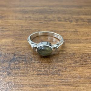 Mini bague en argent sterling 925 avec pierre de labradorite, sertie à la main, pour femmes, mariage, fête, occasion, grossiste en Inde - Product Image 5