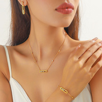 Ensemble de bijoux en acier inoxydable plaqué or 18 carats, collier, boucles d'oreilles et bracelet portables à trois perles, accessoires résistants à l'eau