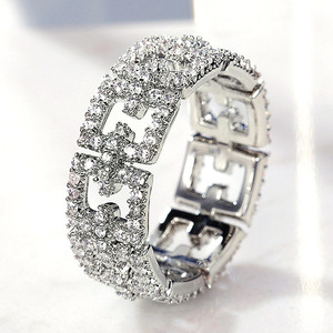 Anello da donna in stile palazzo, elegante, lussuoso, alla moda, accessorio per la mano, regalo per matrimoni e feste - Product Image 2