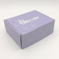 Boîtes d'expédition en carton ondulé violet personnalisées avec logo imprimé et gaufrage pour l'expédition de fourrures