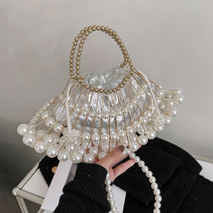 Sac de soirée de luxe de haute qualité pour femmes. La doublure est en polyester et est décorée d'une chaîne.606 - Product Image 1