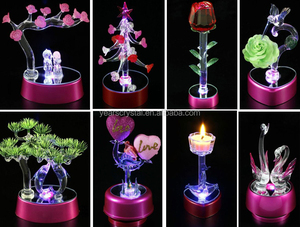 Scultura di <span class=keywords><strong>Rosa</strong></span> <span class=keywords><strong>in</strong></span> <span class=keywords><strong>Cristallo</strong></span> <span class=keywords><strong>Rosa</strong></span> con Base LED Lucida 12cm per Regalo di Nozze R-0917 - Product Image 3