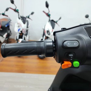 Moto électrique haute performance 1500W 2000W pour la ville et la route, scooter électrique à deux roues universel pour hommes et femmes - Product Image 3