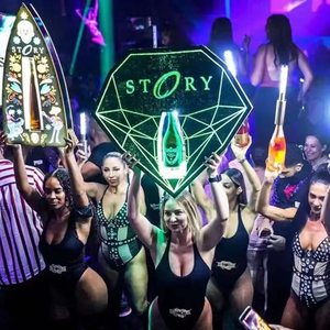 RGB <span class=keywords><strong>LED</strong></span> Có Thể Sạc Lại Câu Lạc Bộ Đêm Đăng Board Phong Cách Có Thể Gập Lại Presenter Hiển Thị Giá Cho Chai Rượu Vang Cơ Sở Câu Lạc Bộ Đêm Biển Giá - Product Image 5