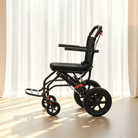 Fauteuil roulant de voyage pliable léger, compact et portable pour personnes âgées, avec freins verrouillables et siège confortable
