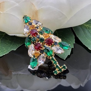 Broche de Árbol de Navidad Verde al por Mayor, Broche de Metal con Pedrería para Regalo de Año Nuevo - Product Image 2