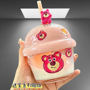 Gobelet en <span class=keywords><strong>verre</strong></span> Strawberry Bear <span class=keywords><strong>avec</strong></span> <span class=keywords><strong>paille</strong></span> ronde - Mini gobelet à lait mignon pour enfants comme coffret cadeau - Product Image 2