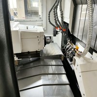 Tour CNC de type suisse à double broche SM205, barre de 20 mm, 10000 tr/min (principal), 8000 tr/min (secondaire), 5 axes, FANUC, pour implants dentaires et applications médicales