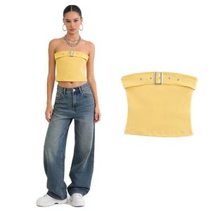 Haut bustier jaune respirant avec boucle argentée et détails à œillets, ajusté pour un usage décontracté - Product Image 1